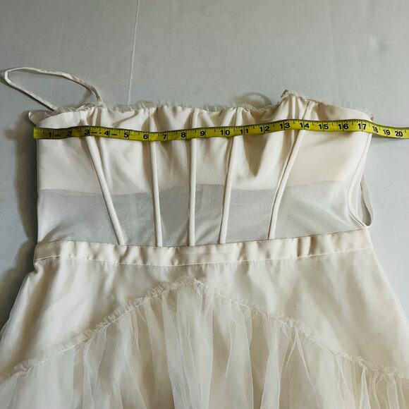 Bcbgmaxazria Ivory Tulle Spagetti strap Maxi Dress Size 16 - Picture 7 of 9